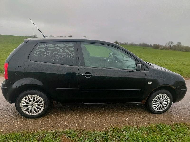 Gebraucht VW Polo 64 PS (47 kW) 2004 Schwarz Kleinwagen