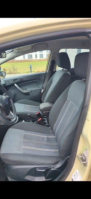 Gebraucht Ford Fiesta Titanium 120 PS (88 kW) 2009 Gelb Limousine