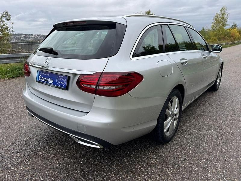 Gebraucht Mercedes C220 194 PS (142 kW) 2019 Silber Limousine