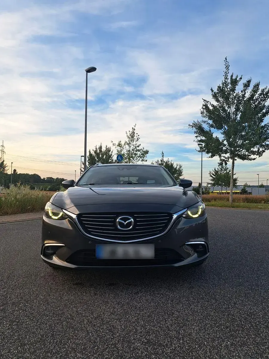 Gebraucht Mazda 6 Sports-Line 175 PS (128 kW) 2015 Grau Limousine