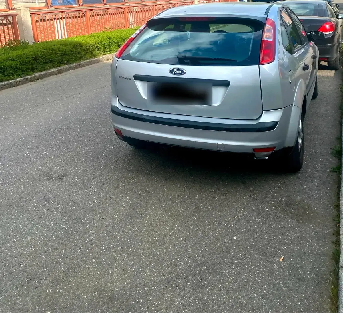 Gebraucht Ford Focus 101 PS (74 kW) 2005 Grau Limousine