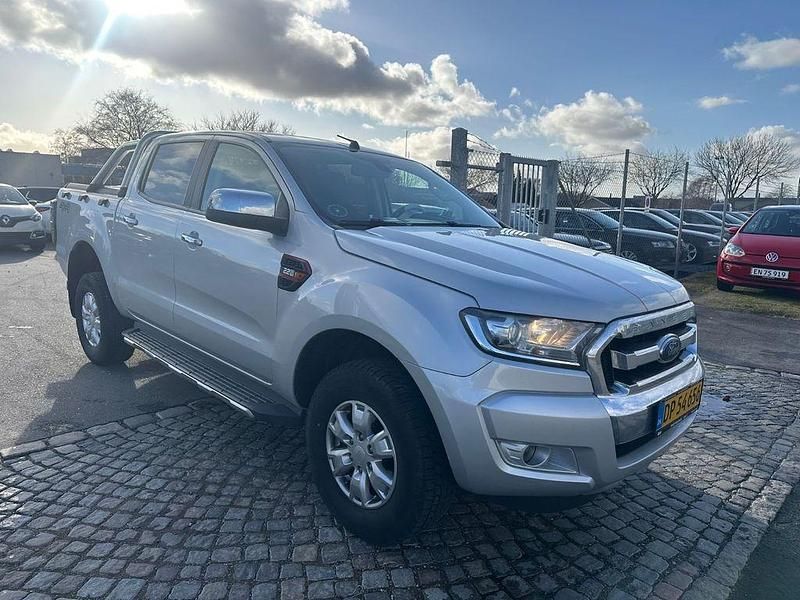 Gebraucht Ford Ranger XLT 160 PS (117 kW) 2016 Silber Pickup