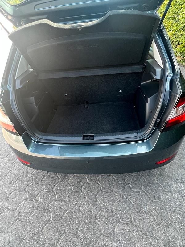 Braun Gebraucht 2018 Skoda Fabia Limousine | 7.450 € (Superpreis) - Bild 1/4