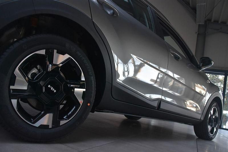 Neu Kia Stonic 101 PS (74 kW) 2026 Schwarz SUV