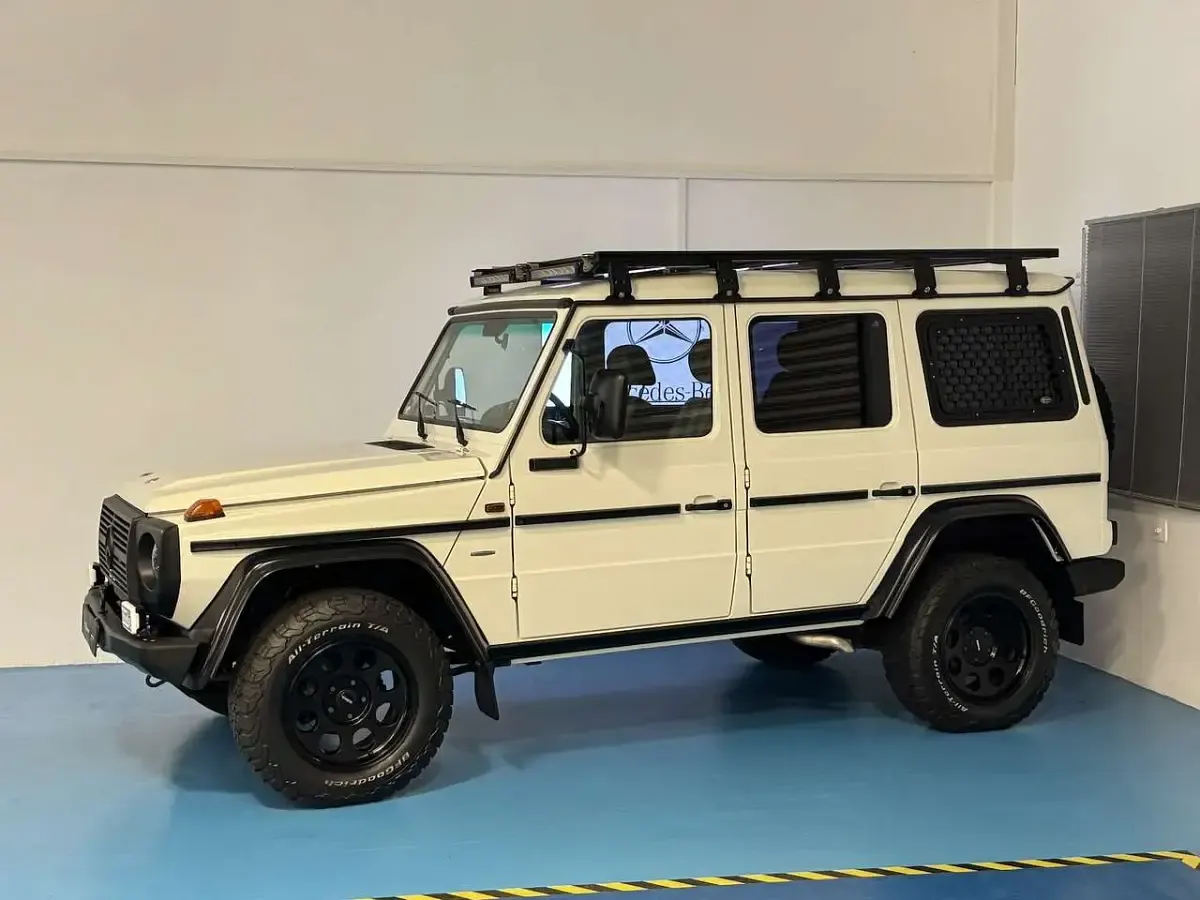 Gebraucht Mercedes G280 184 PS (135 kW) 2010 Calcitweiß SUV