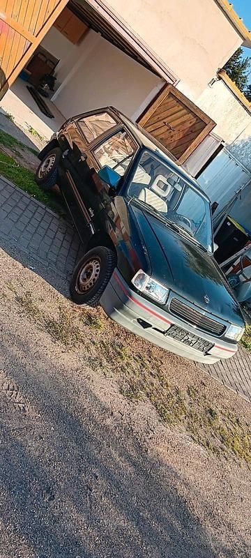 Gebraucht Opel Corsa 45 PS (33 kW) 1992 Schwarz Kleinwagen