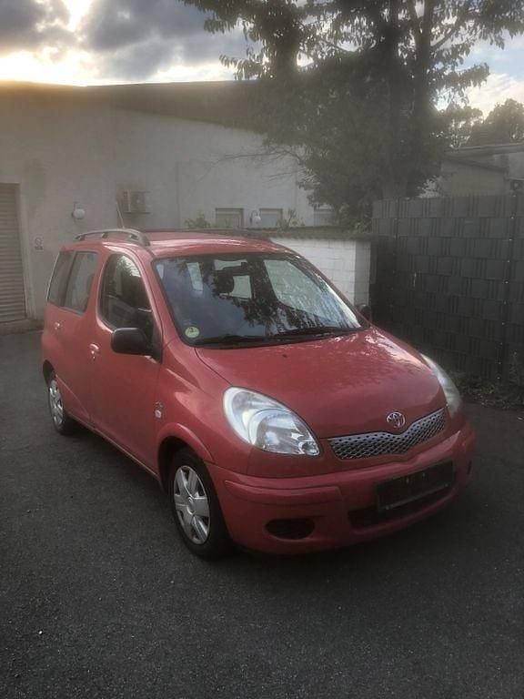 Rot Gebraucht 2003 Toyota Yaris Verso Van / Kleinbus | 1.999 € (Fairer Preis) - Bild 1/4
