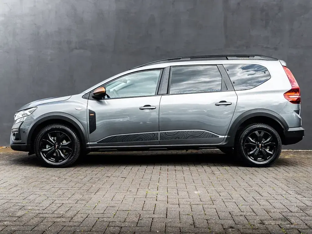 Gebraucht Dacia Jogger Extreme 110 PS (80 kW) 2024 Grau Van / Kleinbus