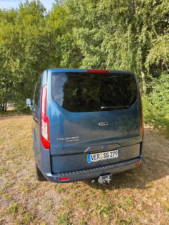 Gebraucht Ford Tourneo 131 PS (96 kW) 2020 Blau Van / Kleinbus