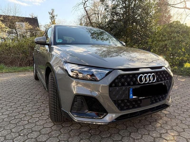Gebraucht Audi A1 Ambiente 110 PS (80 kW) 2022 Grau SUV