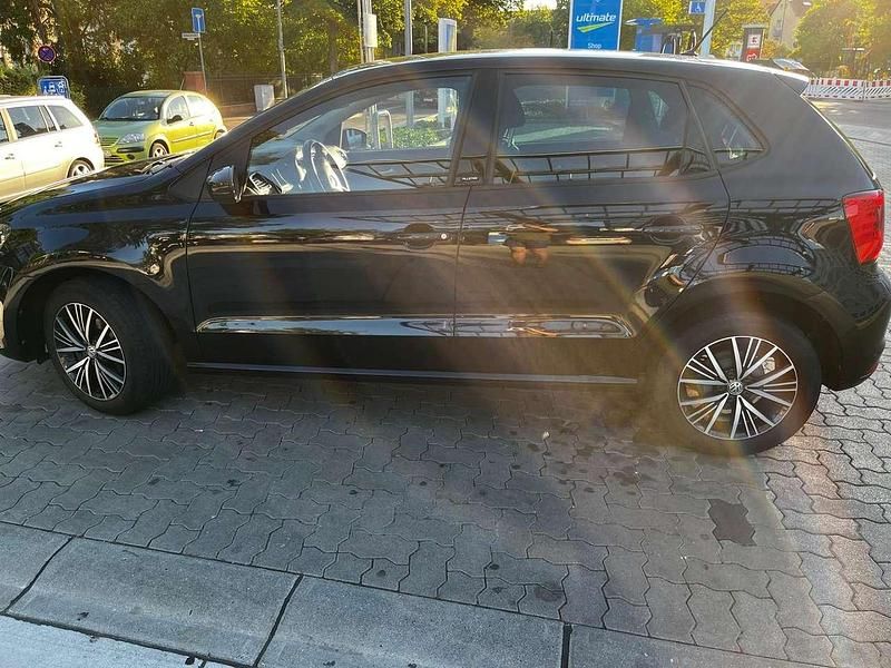 Gebraucht VW Polo Allstar 75 PS (55 kW) 2016 Limousine