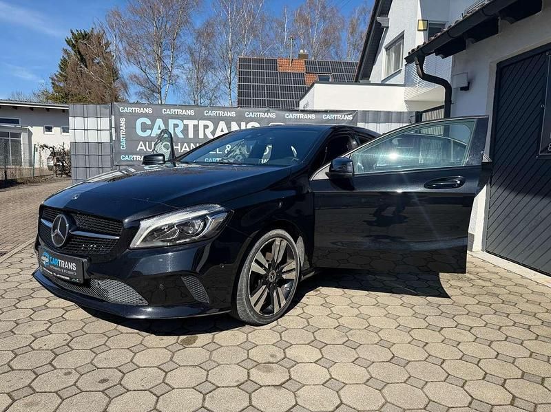 Gebraucht Mercedes A200 136 PS (100 kW) 2017 Kosmosschwarz  metalliclack Kleinwagen