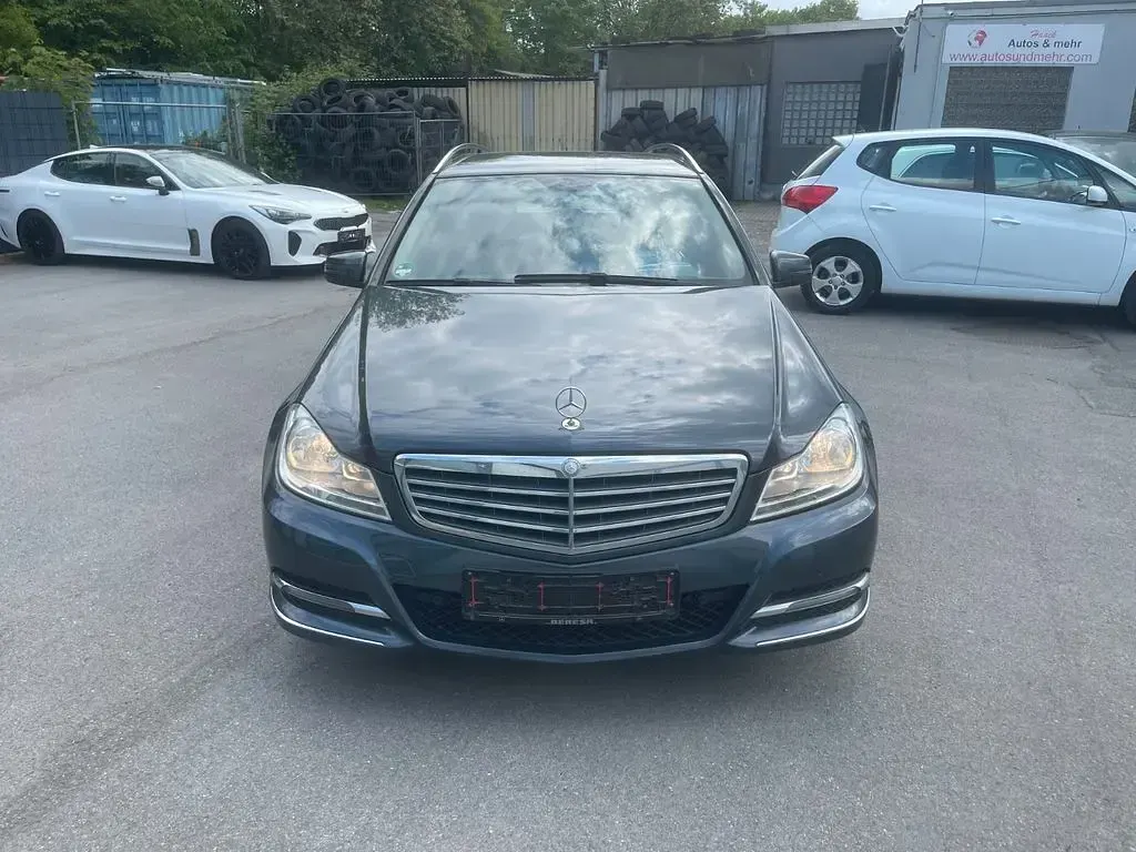 Gebraucht Mercedes C200 Elegance 136 PS (100 kW) 2013 Grau Kombi
