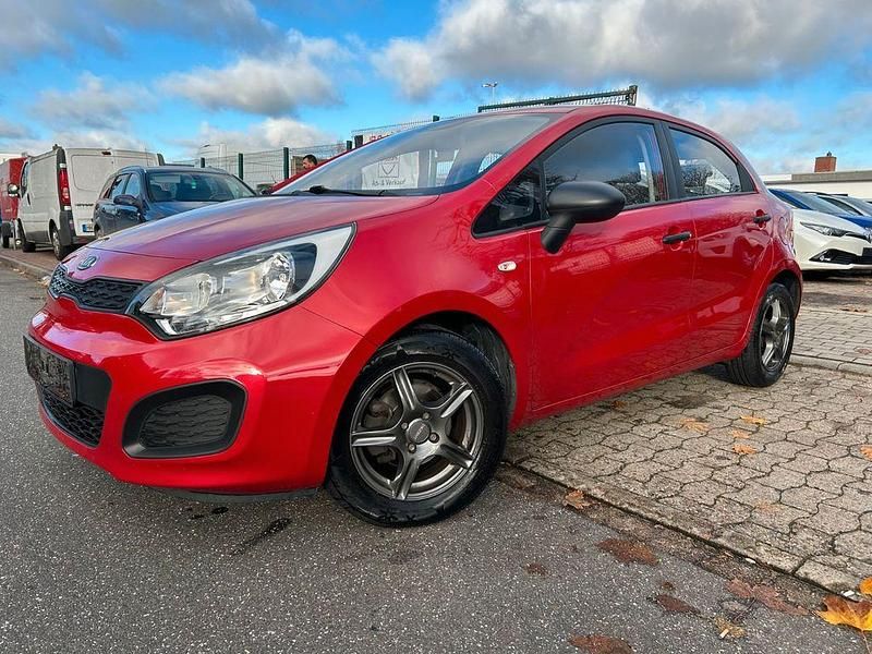 Gebraucht Kia Rio Attract 86 PS (63 kW) 2012 Rot Limousine