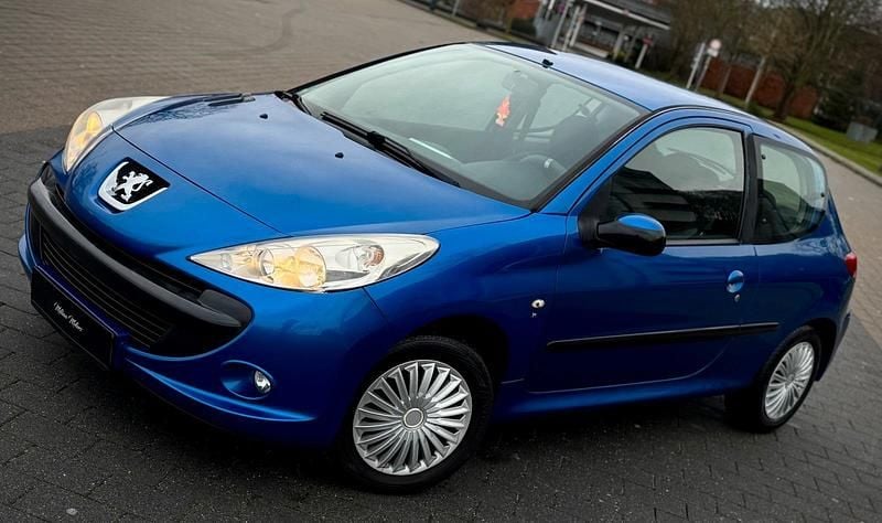 Blau Gebraucht 2009 Peugeot 206+ S Kleinwagen | 2.490 € (Guter Preis) - Bild 1/4