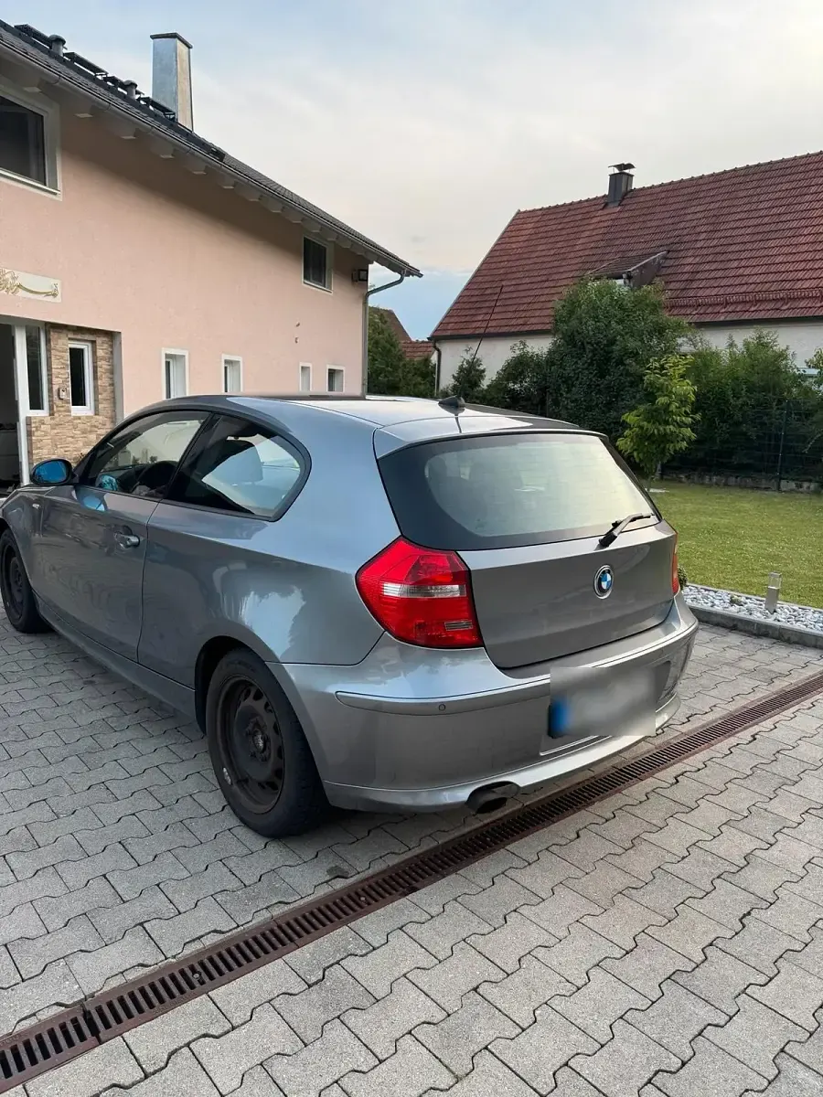 Gebraucht BMW 118 143 PS (105 kW) 2009 Grau Kleinwagen