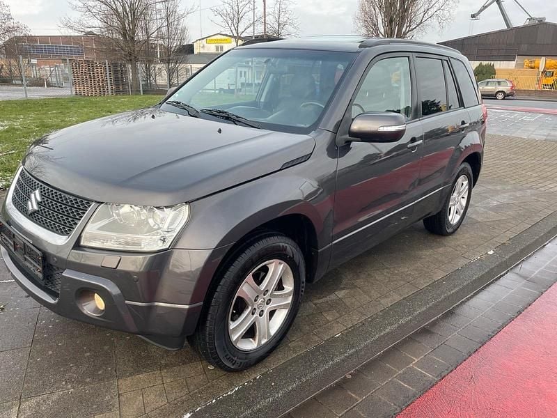 Grau Gebraucht 2008 Suzuki Grand Vitara SUV | 6.999 € (Fairer Preis) - Bild 1/4