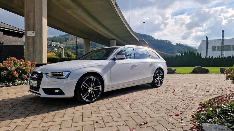 Weiß Gebraucht 2013 Audi A4 Kombi | 12.199 € (Etwas zu teuer) - Bild 1/4
