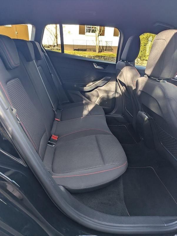 Gebraucht Ford Focus ST-Line 125 PS (91 kW) 2019 Schwarz Kombi