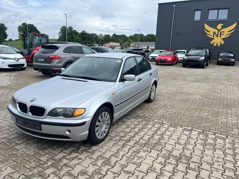 Silber Gebraucht 2002 BMW 318 Limousine | 590 € (Superpreis) - Bild 1/4