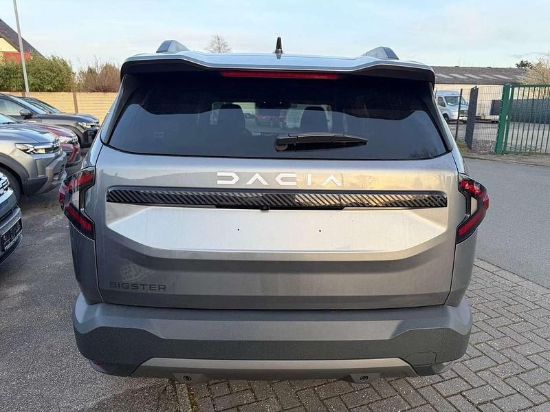 Neu Dacia Bigster Journey 140 PS (102 kW) 2026 Dolomit grau SUV