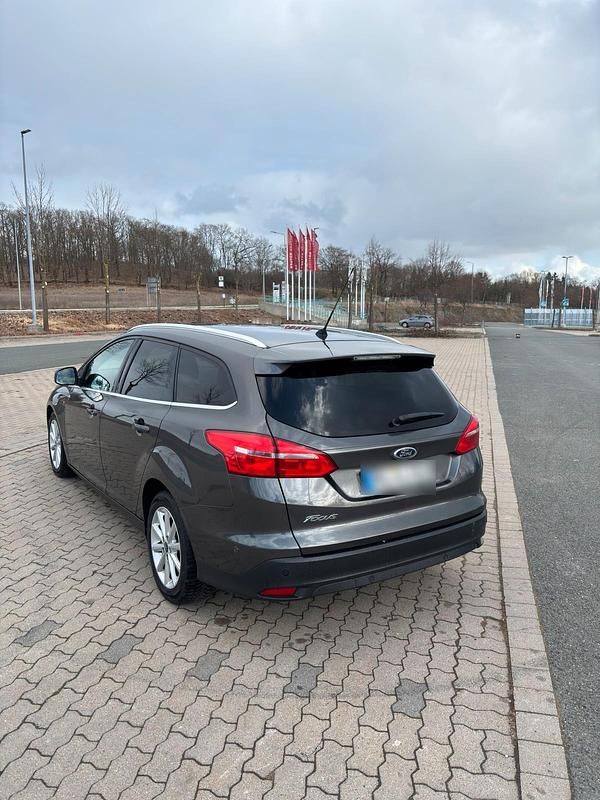 Gebraucht Ford Focus 120 PS (88 kW) 2015 Grau Kombi