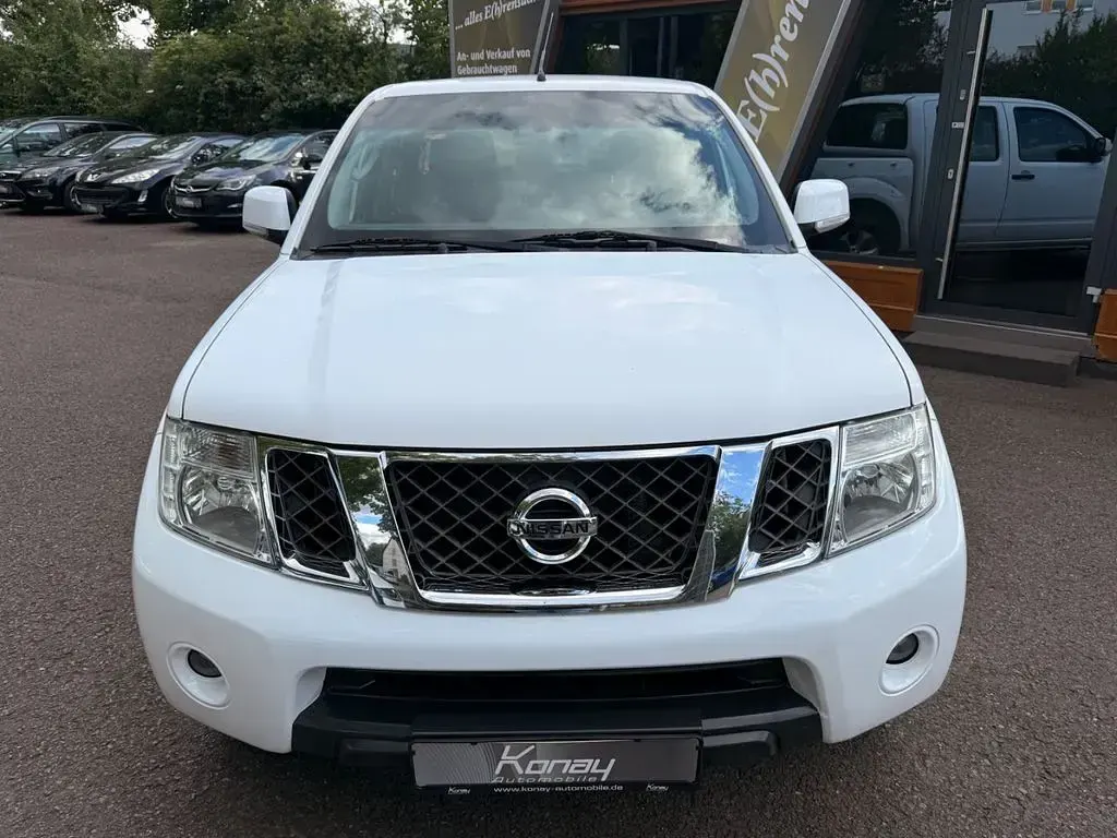 Gebraucht Nissan Navara SE 190 PS (139 kW) 2014 Weiß Pickup