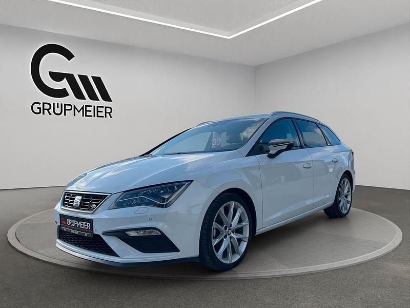 Weiß Gebraucht 2020 Seat Leon FR Limousine | 16.950 € (Fairer Preis) - Bild 1/4