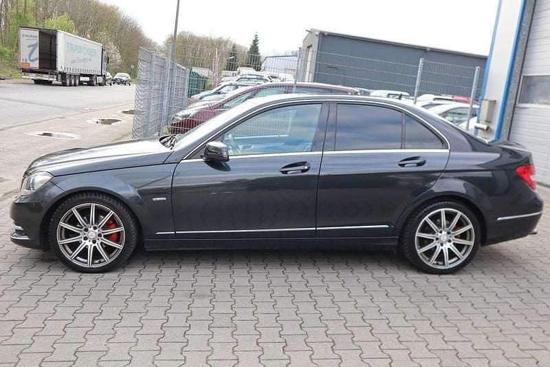 Gebraucht Mercedes C180 156 PS (114 kW) 2011 Schwarz Limousine
