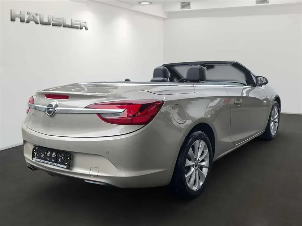 Gebraucht Opel Cascada Innovation 140 PS (102 kW) 2015 Beige met. Cabrio