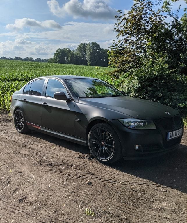 Schwarz Gebraucht 2011 BMW 325 Exclusive Limousine | 9.000 € (Superpreis) - Bild 1/4