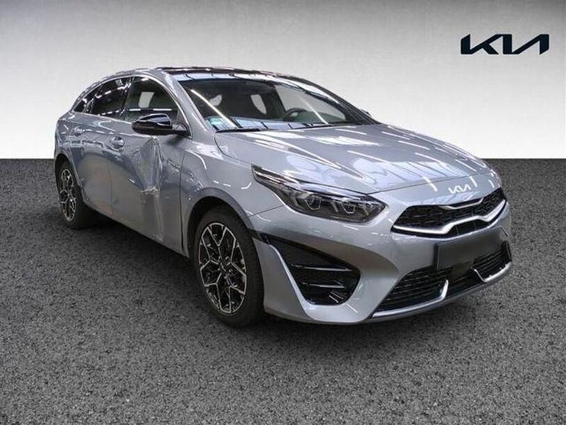 Gebraucht Kia ProCeed GT-Line 140 PS (102 kW) 2024 (css) lunarsilber met. (metallic) Kombi