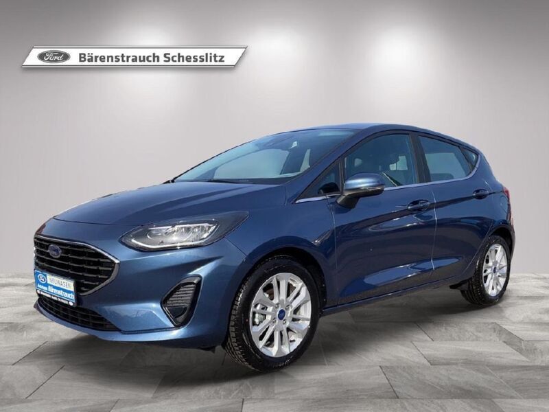 Chromablau metallic (metallic) Gebraucht 2022 Ford Fiesta Titanium Kleinwagen | 21.500 € (Teuer) - Bild 1/4