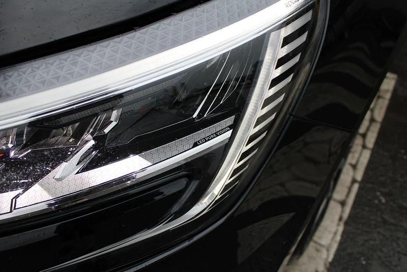 Gebraucht Renault Mégane IV Techno 160 PS (117 kW) 2022 Schwarz Limousine