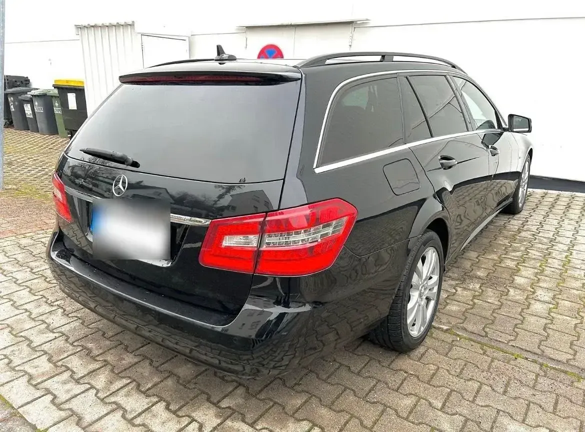 Second-hand Mercedes E250 204 CP (150 kW) 2012 Negru Break