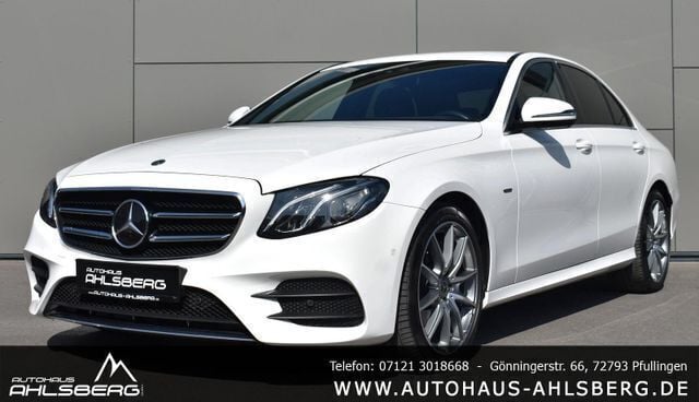 Polarweiss unilack Gebraucht 2020 Mercedes E220 AMG Limousine | 37.900 € (Fairer Preis) - Bild 1/4