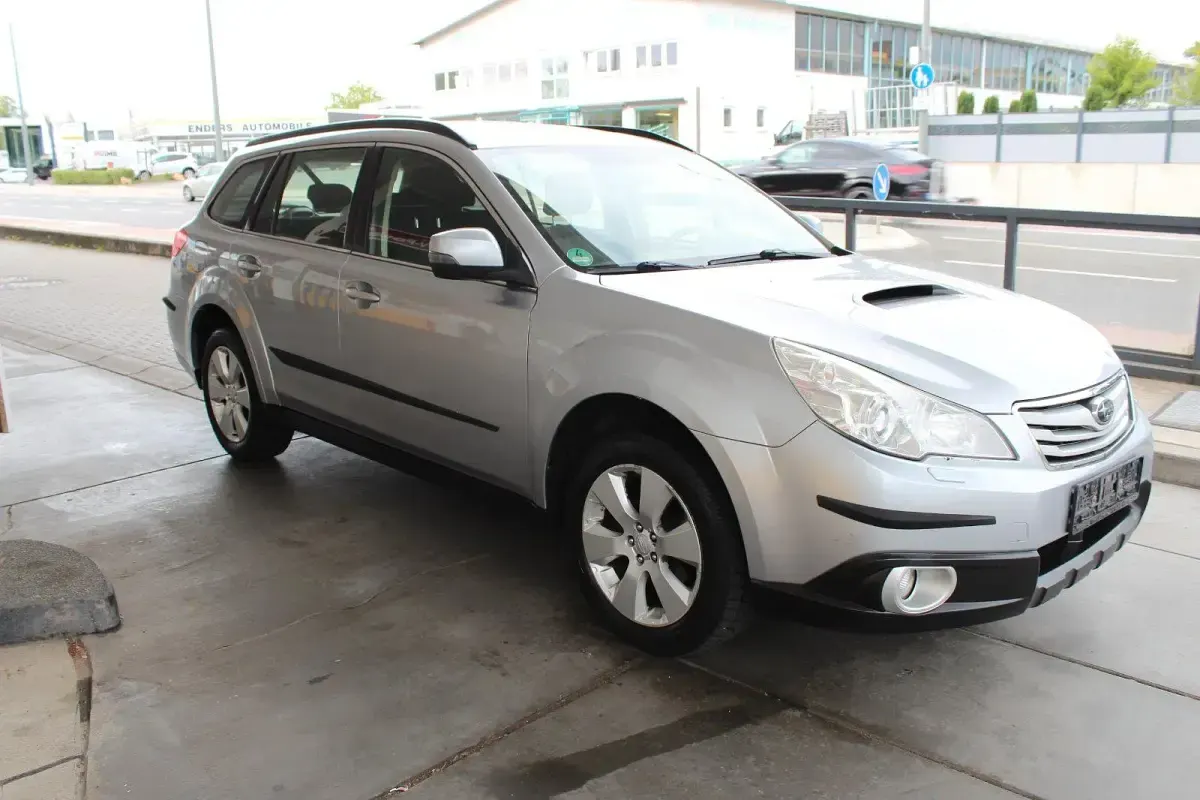 Gebraucht Subaru Outback 150 PS (110 kW) 2012 Grau Kombi