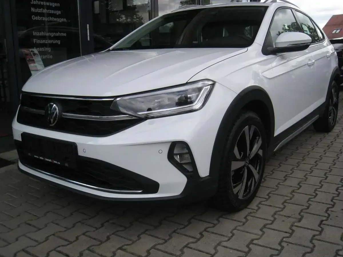 Gebraucht VW Taigo Style 150 PS (110 kW) 2023 Purewhite SUV