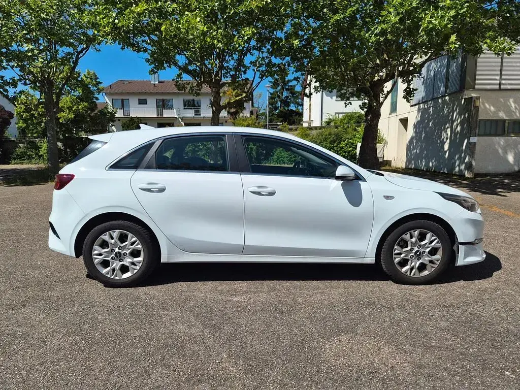 Gebraucht Kia Ceed Vision 160 PS (117 kW) 2021 Weiß Kleinwagen