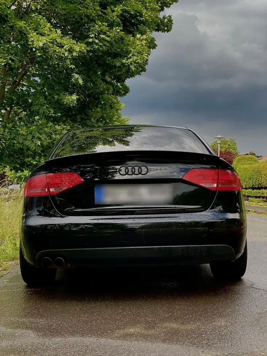 Second-hand Audi A4 Attraction 211 CP (155 kW) 2011 Negru Berlinǎ