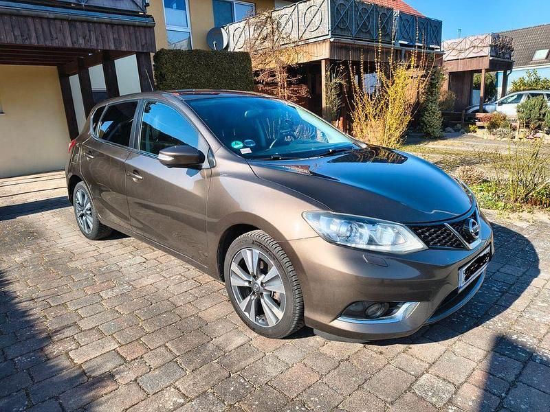 Gebraucht Nissan Pulsar Tekna 116 PS (85 kW) 2015 Braun Kleinwagen