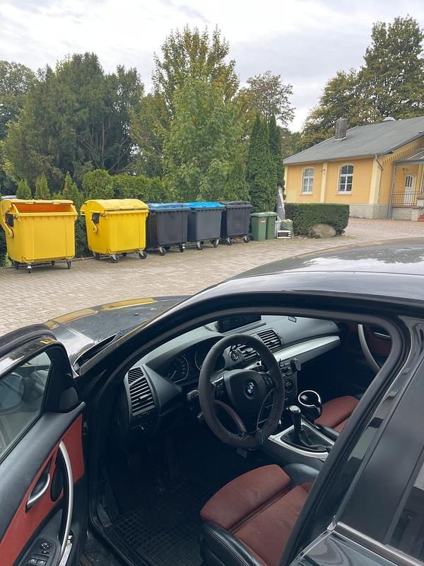Schwarz Gebraucht 2009 BMW 118 Kleinwagen | 1.500 € (Guter Preis) - Bild 1/4