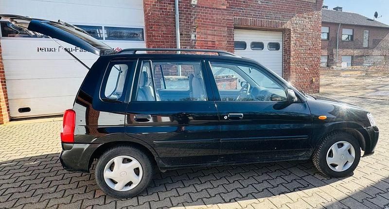 Gebraucht Mazda Demio Comfort 63 PS (46 kW) 2001 Schwarz Kleinwagen