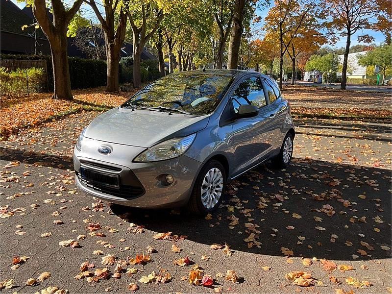 Grau Gebraucht 2011 Ford Ka Titanium Kleinwagen | 3.490 € (Fairer Preis) - Bild 1/4