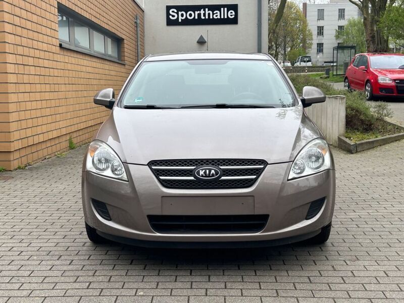 Gebraucht Kia Ceed 90 PS (66 kW) 2009 Braun Kleinwagen