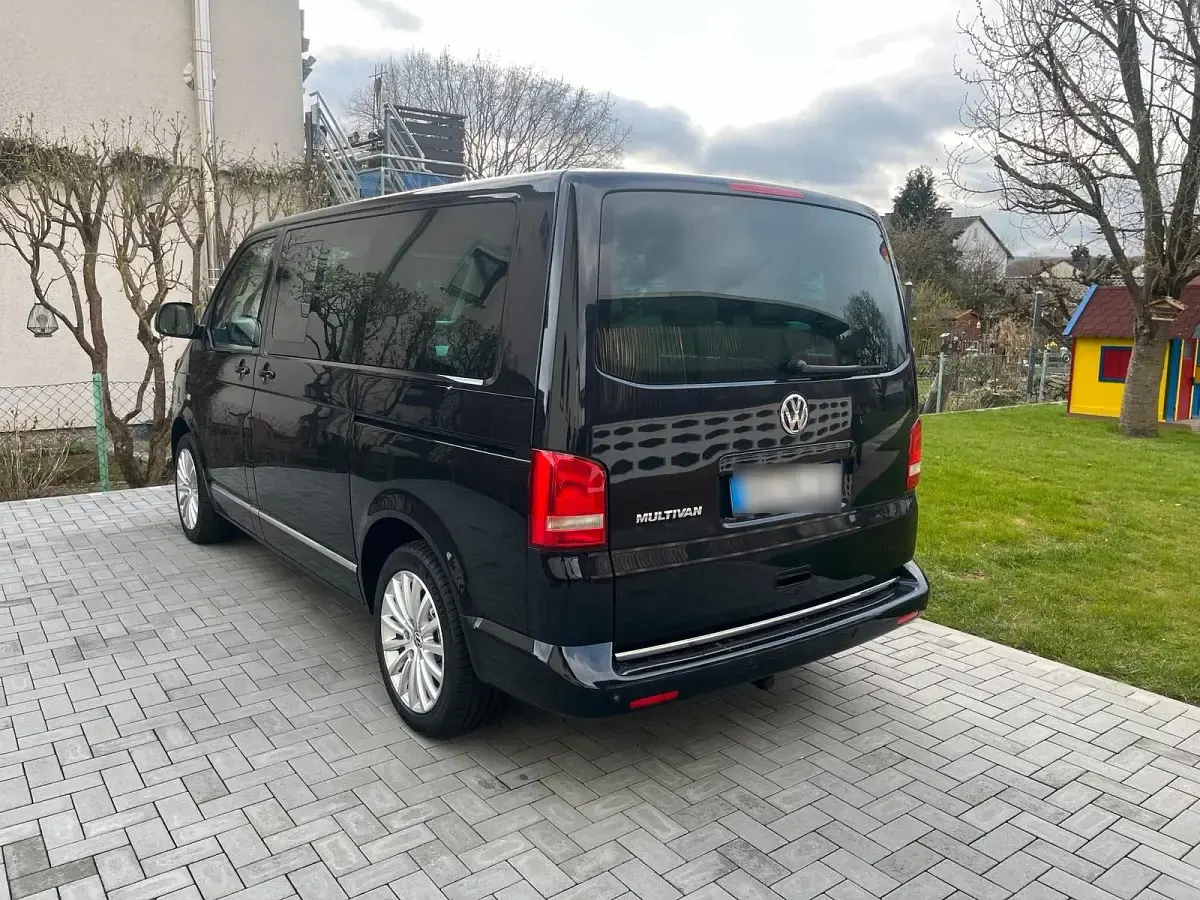 Gebraucht VW Multivan Highline 180 PS (132 kW) 2012 Schwarz Van / Kleinbus