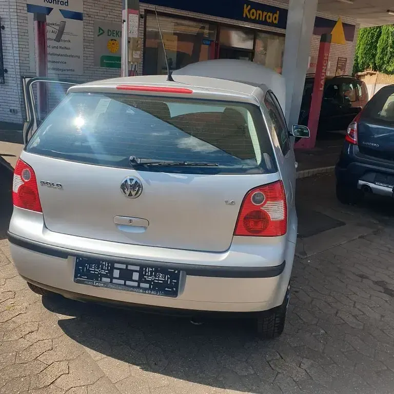 Gebraucht VW Polo Basis 75 PS (55 kW) 2005 Silber Limousine