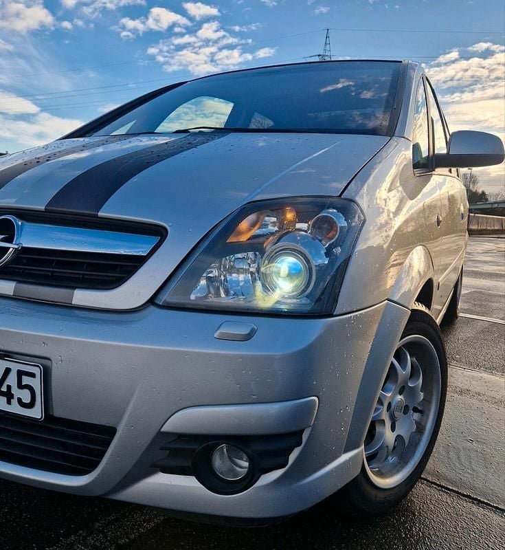 Gebraucht Opel Meriva 106 PS (77 kW) 2006 Silber Van / Kleinbus