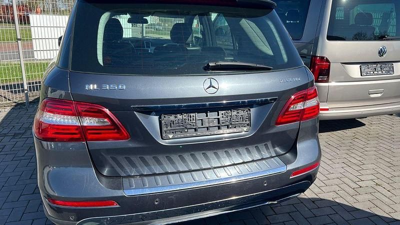 Gebraucht Mercedes ML350 258 PS (189 kW) 2012 Grau SUV