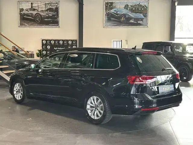 Gebraucht VW Passat Business 150 PS (110 kW) 2021 Andere Kombi